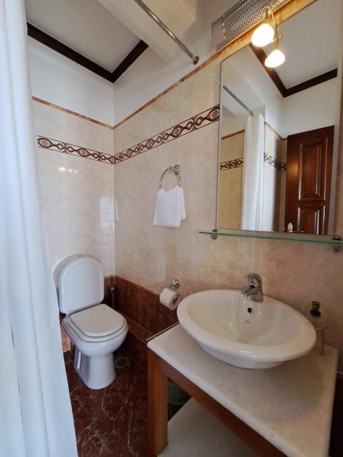 Seaview Flora'S Luxury Apartment-300Meters From The Beach Rethymno  ภายนอก รูปภาพ