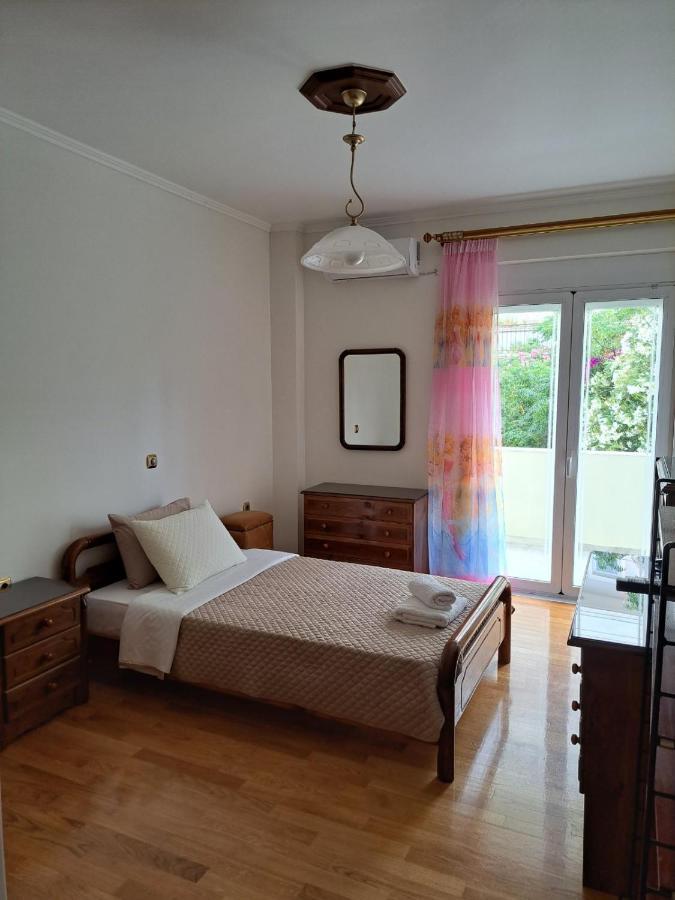 Seaview Flora'S Luxury Apartment-300Meters From The Beach Rethymno  ภายนอก รูปภาพ