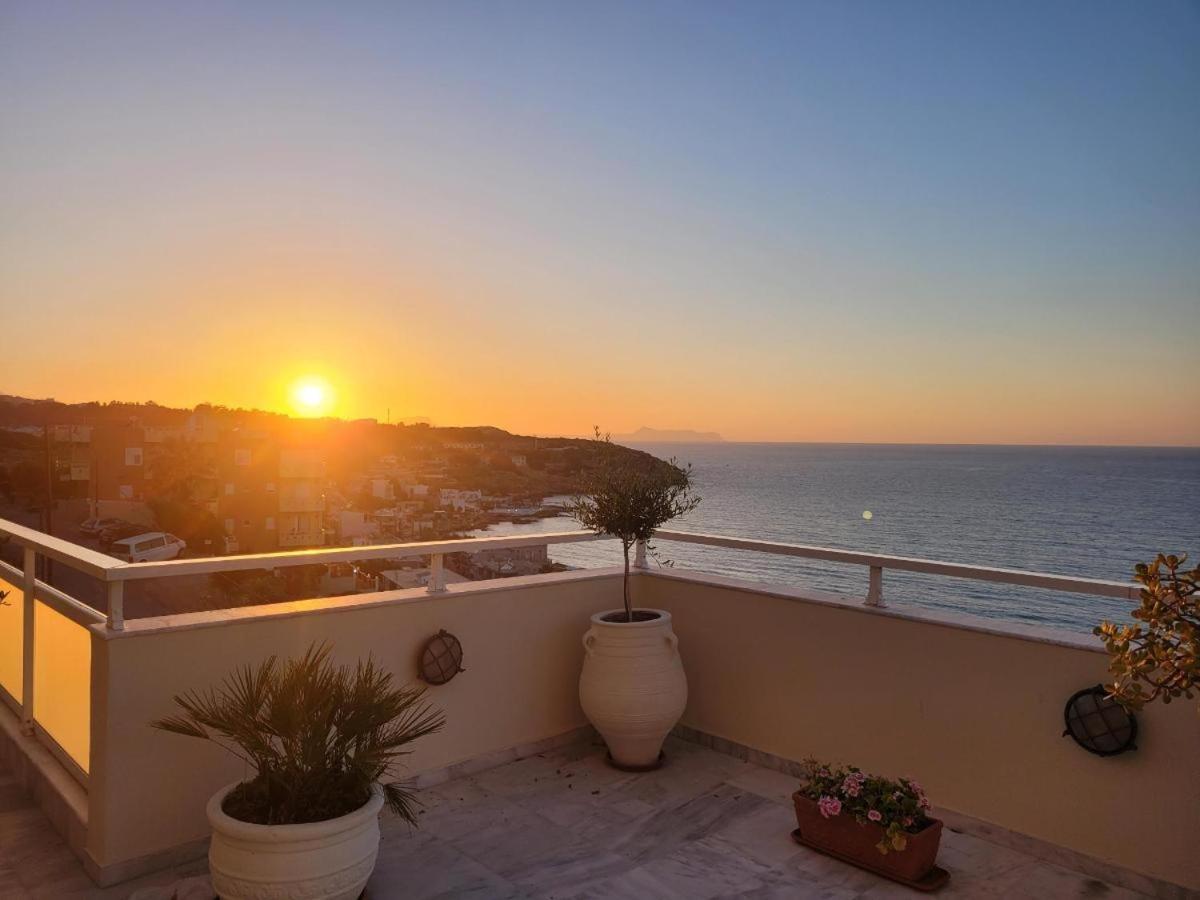 Seaview Flora'S Luxury Apartment-300Meters From The Beach Rethymno  ภายนอก รูปภาพ